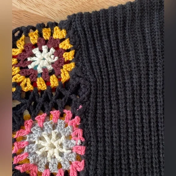 Flower Knit Sweater - Picture 2 of 2